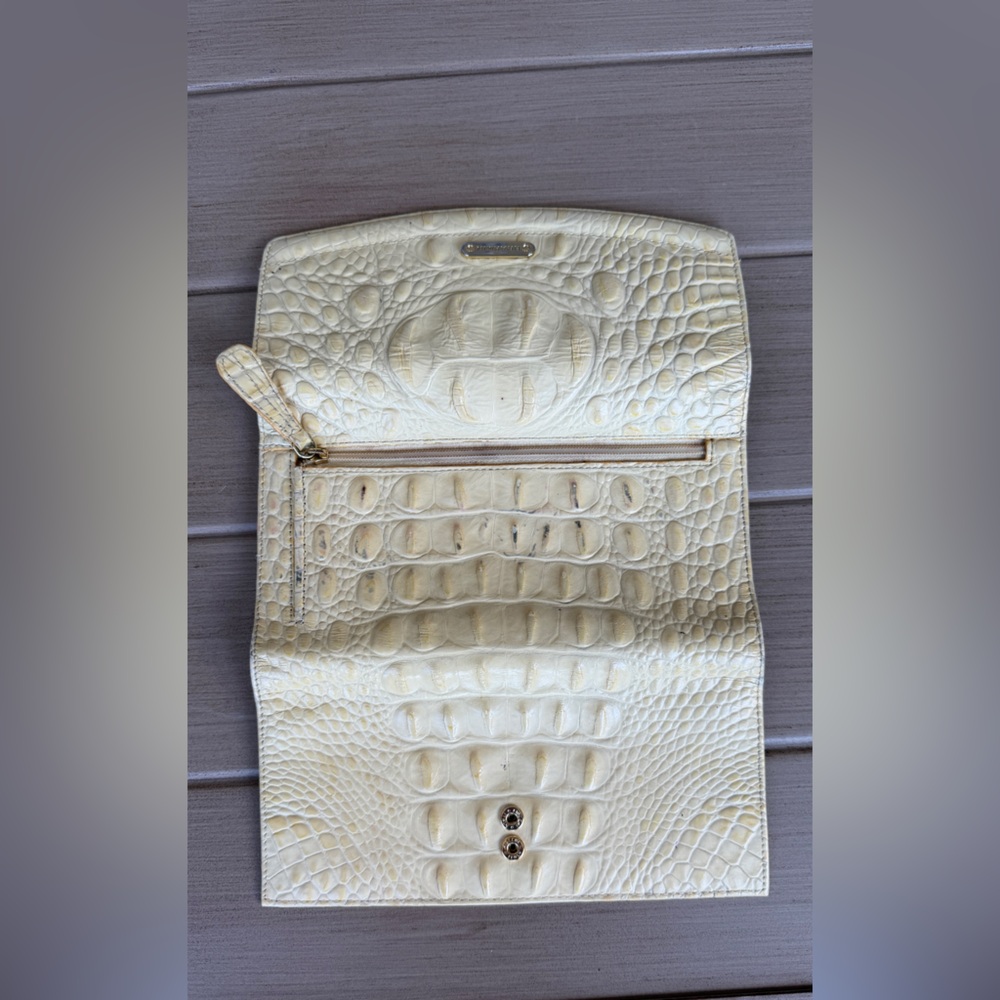Brahmin Trifold Wallet - Picture 2 of 10